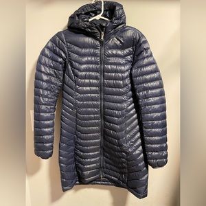 Marmot Women’s Down 700 Fill Parka - Medium